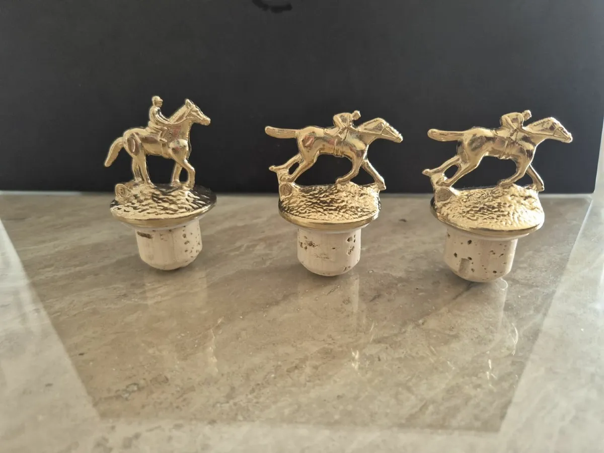 Horse & Jockey Bottle Tops - Image 2