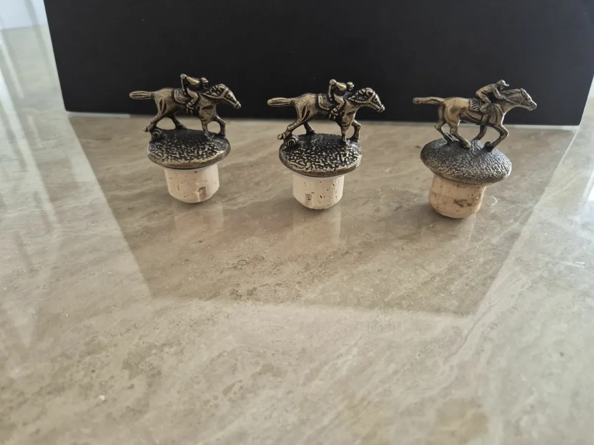 Horse & Jockey Bottle Tops - Image 3