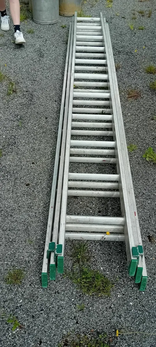 Ladders , fencers , tools - Image 1