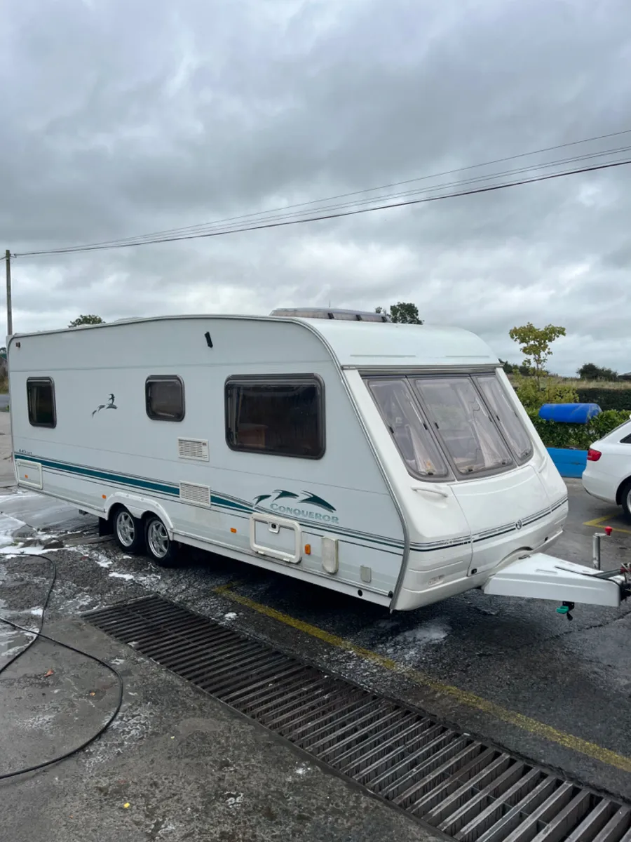 Swift 4 Berth Island Bed Caravan For Sale - Image 2