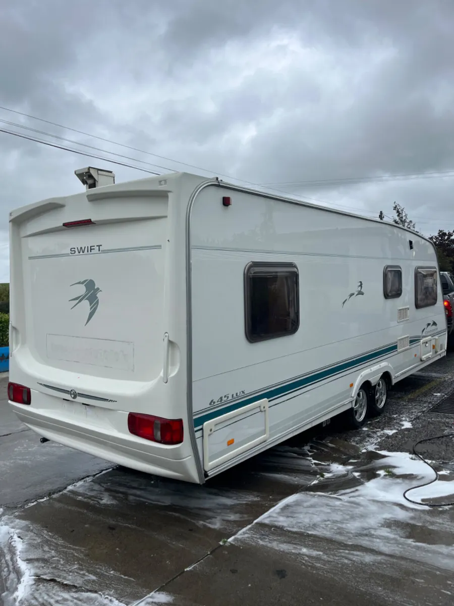 Swift 4 Berth Island Bed Caravan For Sale - Image 3