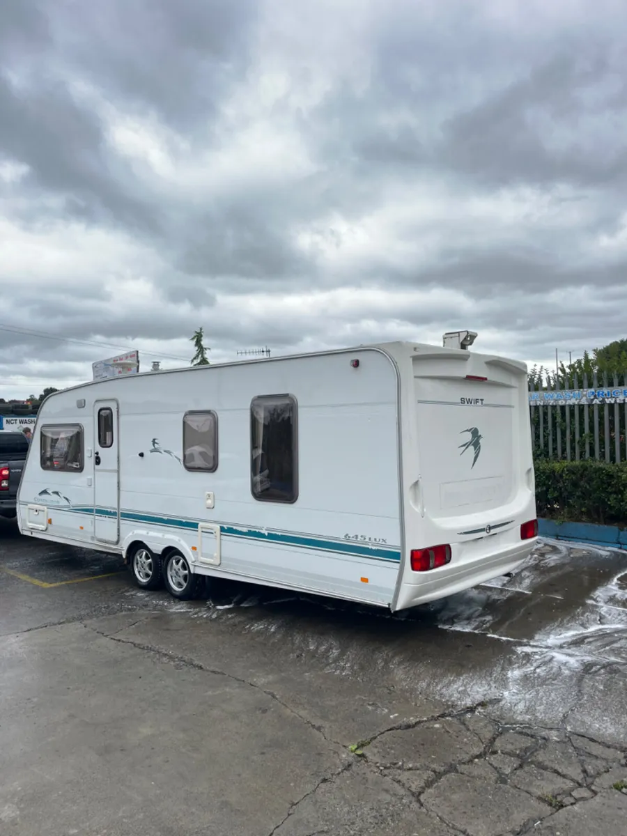 Swift 4 Berth Island Bed Caravan For Sale - Image 4