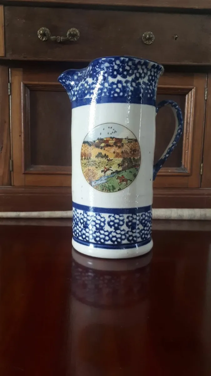 Jug with hunt scene
