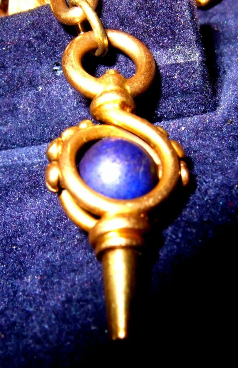 Vintage 9ct Gold 'Bellows' Pendant/Charm - Image 1