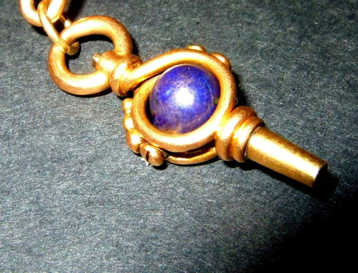 Vintage 9ct Gold 'Bellows' Pendant/Charm - Image 3