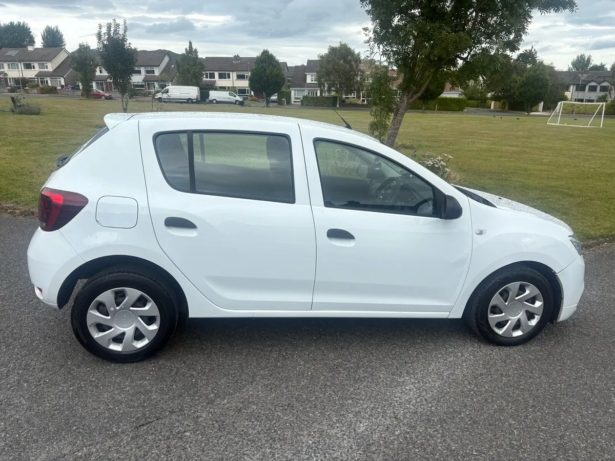 Dacia sandero - Image 2