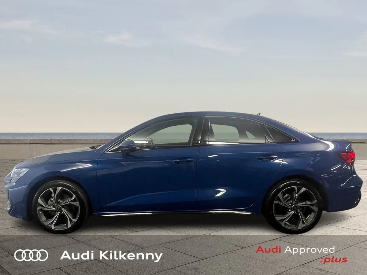 Audi A3 A3 SAL 30 Tfsi 115HP S Line Black Edition - Image 4