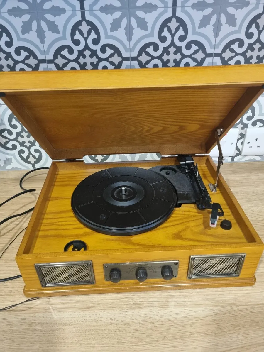 Radio - Image 1