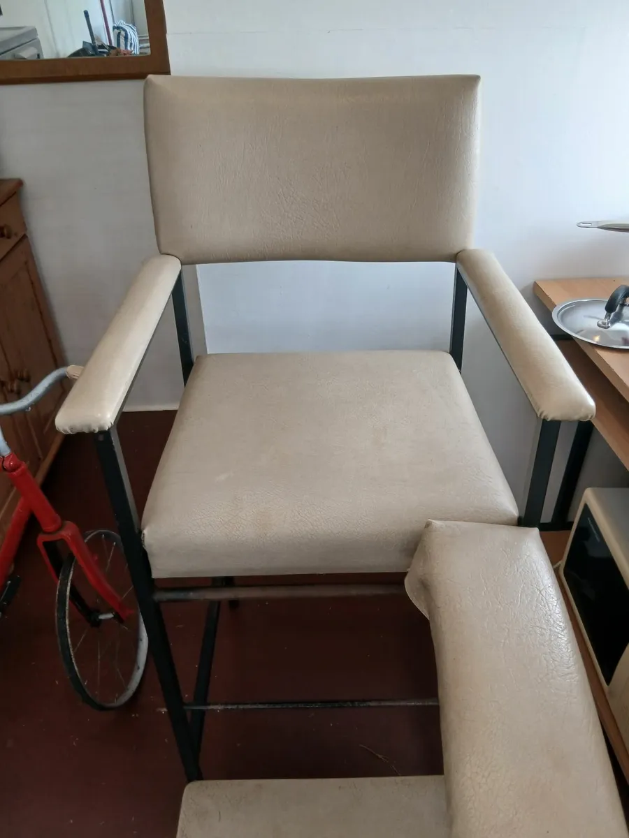 Medical Treatment Chair