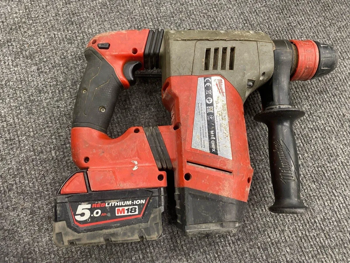 Milwaukee M18 CHPX SDS Drill + 2x 5AH Batts + Chrg - Image 3
