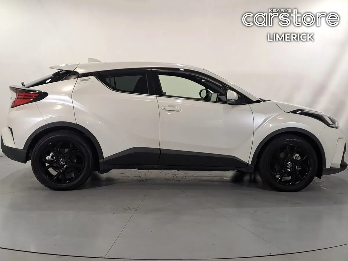 Toyota C-HR 1.8 PET Hybrid Auto - Image 2