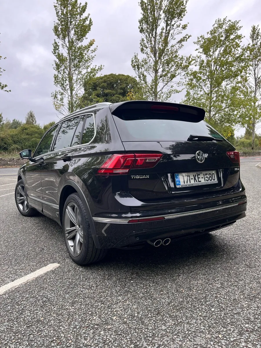 Vw Tiguan 2017 R-Line 2.0 with Panoramic sunroof - Image 4
