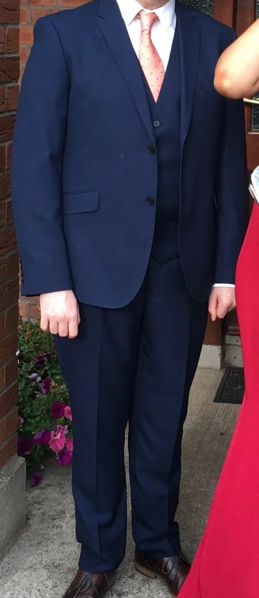 Debs suit