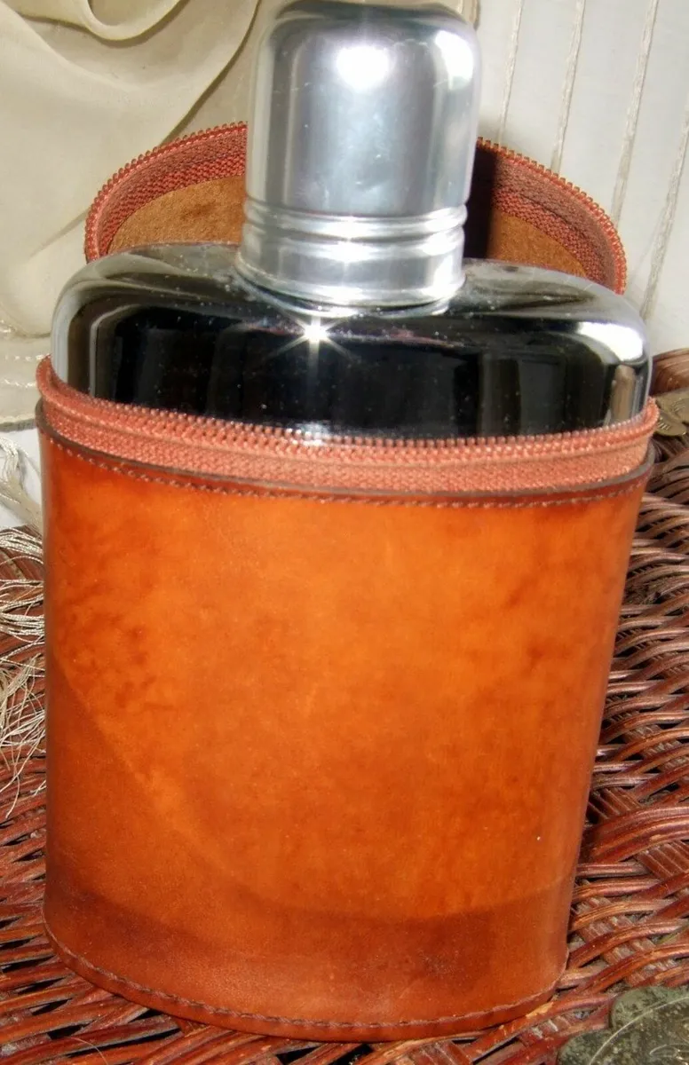 Vintage Harrods Hip Flask & Leather Case - Image 2