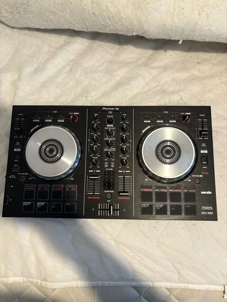 Pioneer Ddj -sb2 With Speakers - Image 1