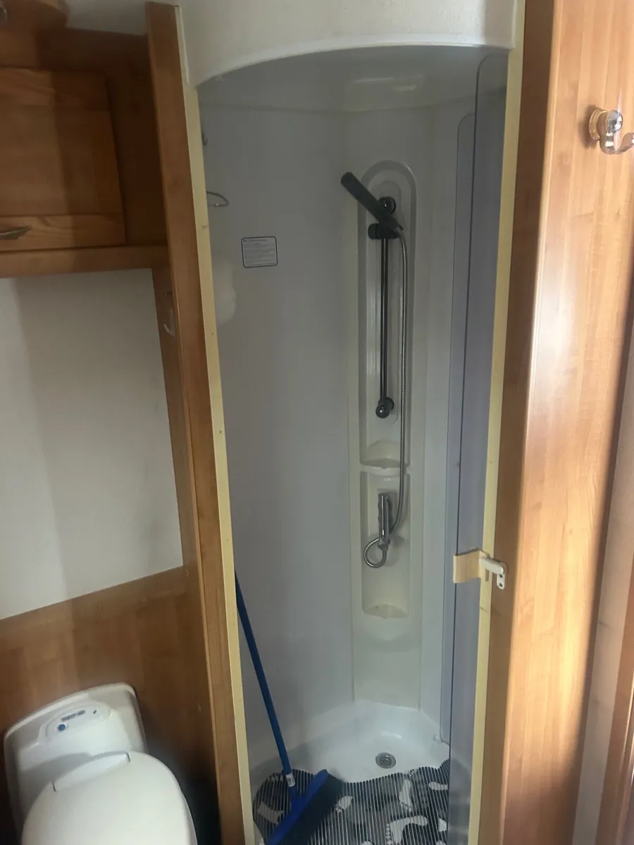Campervan / Motorhome - Image 2