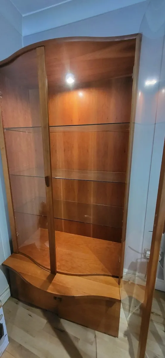 Furniture / Cabinet with glass shelves - Image 3