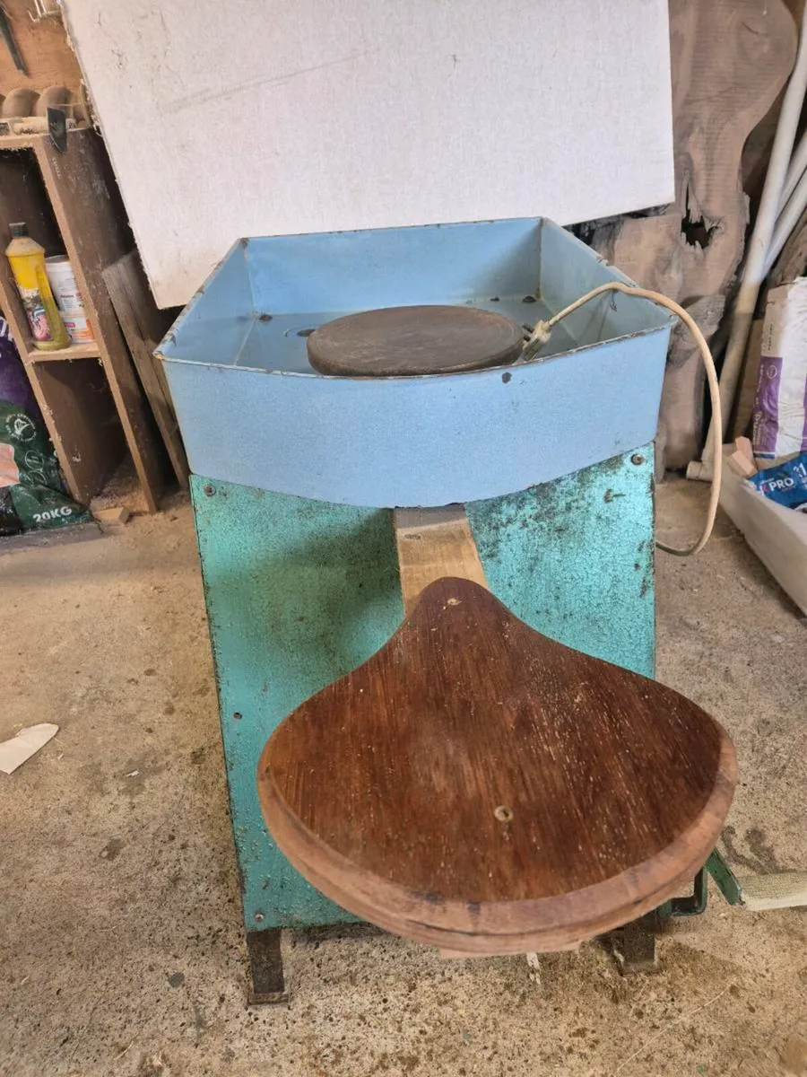 Pottery  Wheel. - Image 1