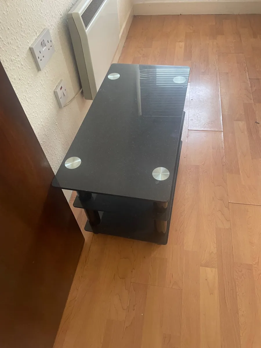 Table/ tv stand