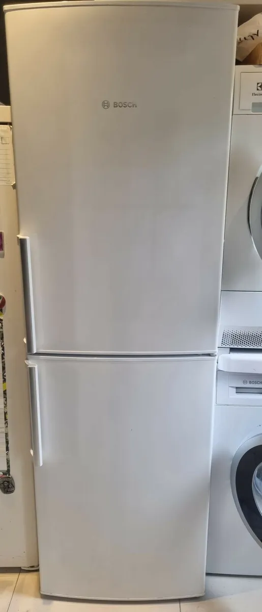 Bosch frost free Fridge freezer - Image 1