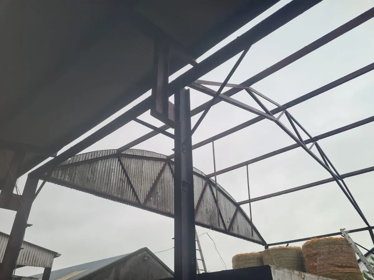 Four bay round roof hay shed - Image 4