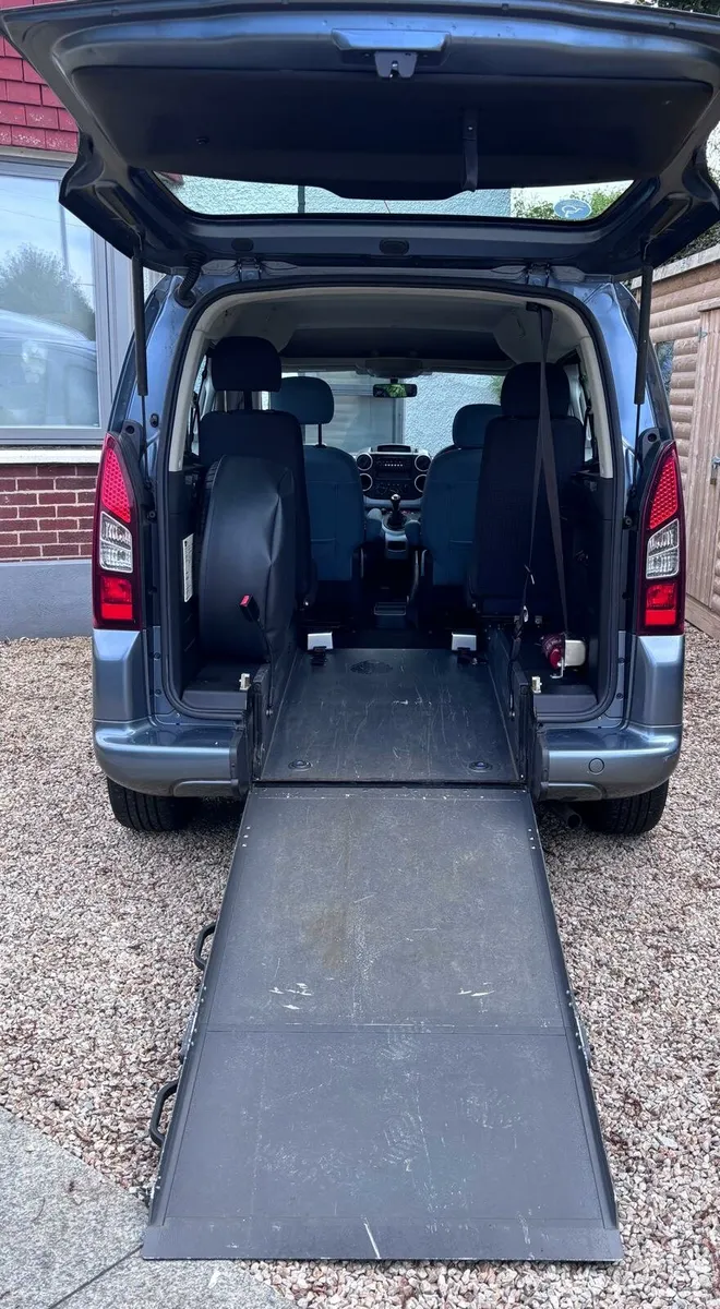 Car - Image 1