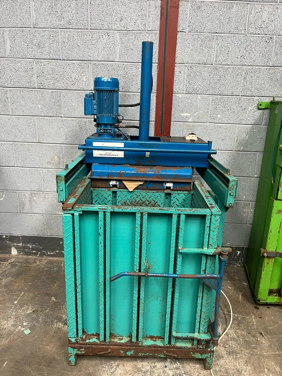 Cardboard / plastic baler compactor recycling - Image 3