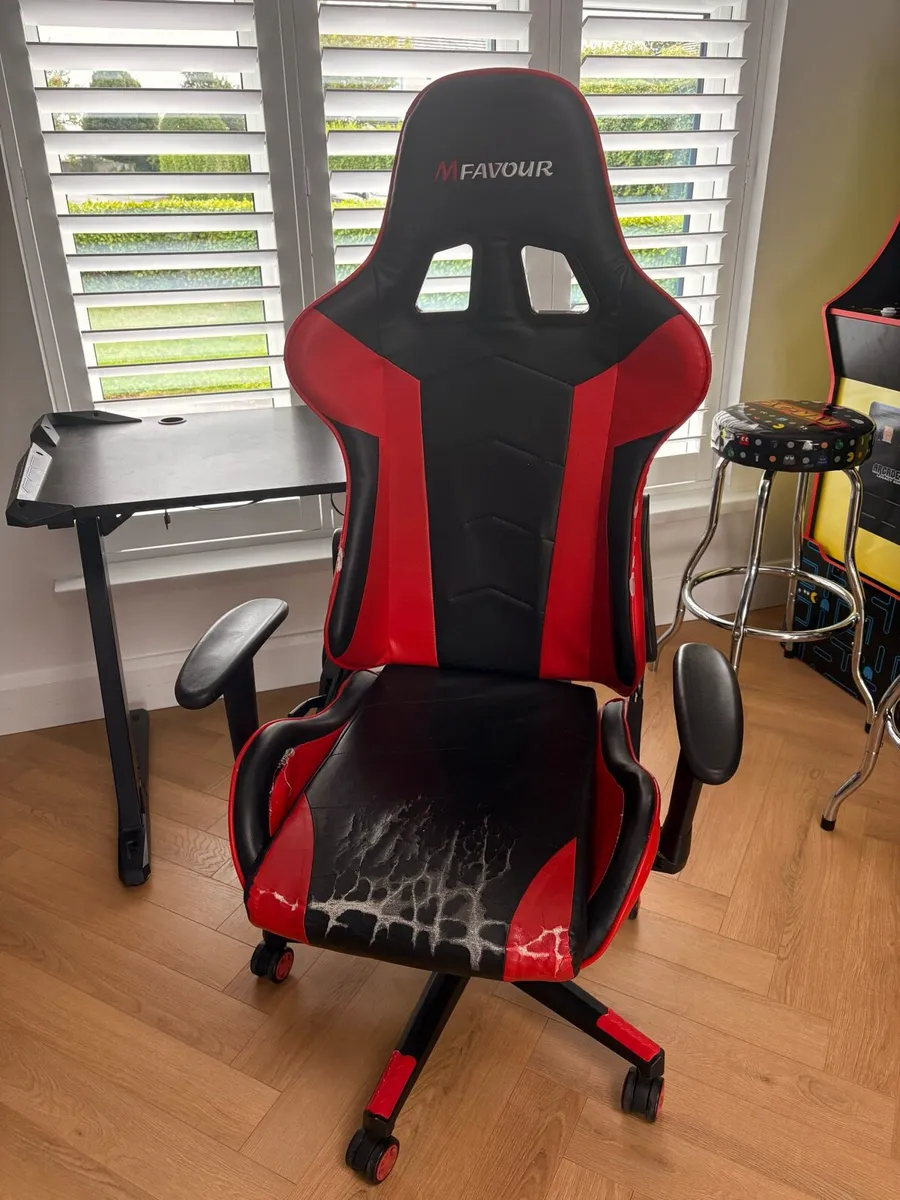Desk and Chair - Image 2