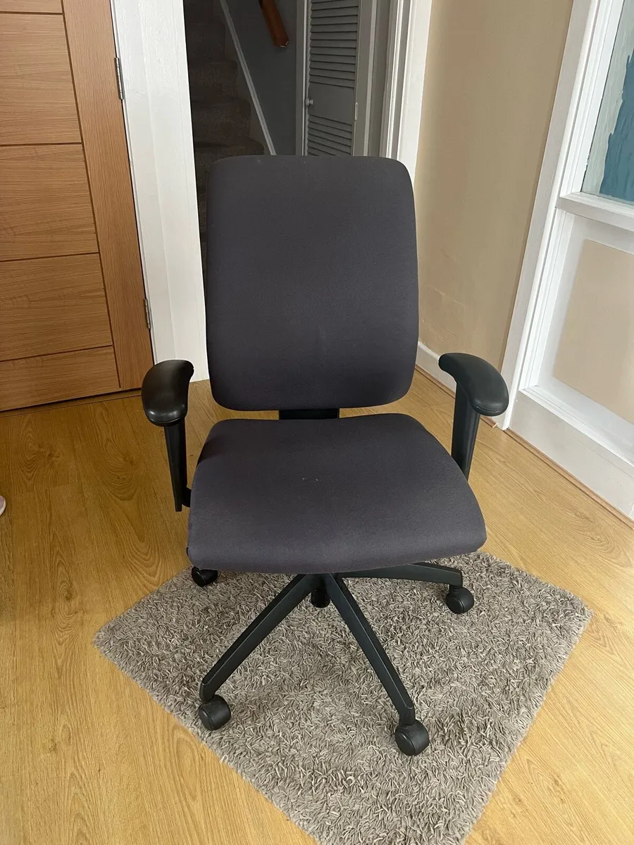 Office chair - Image 2