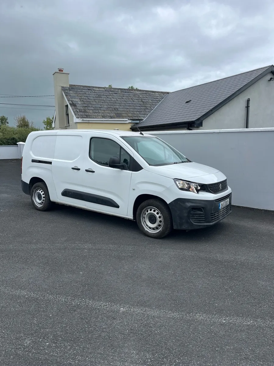 Peugeot Partner 211 LWB Twin Slide 3 seat no vat - Image 1