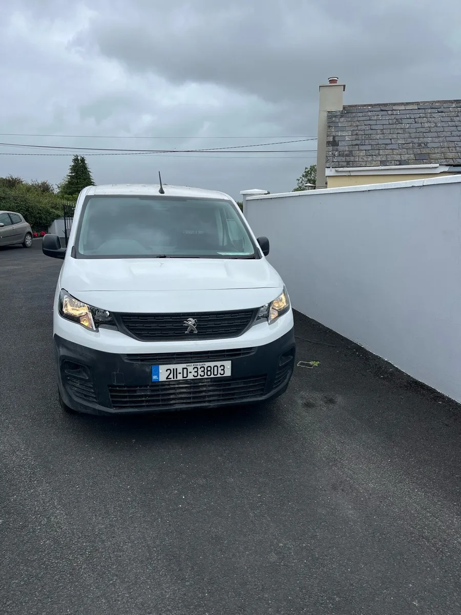 Peugeot Partner 211 LWB Twin Slide 3 seat no vat - Image 2