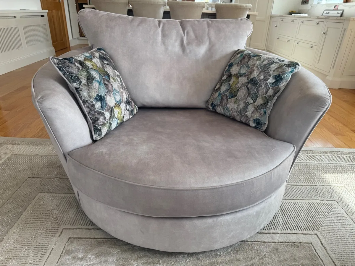 Swivel Chair - Image 1