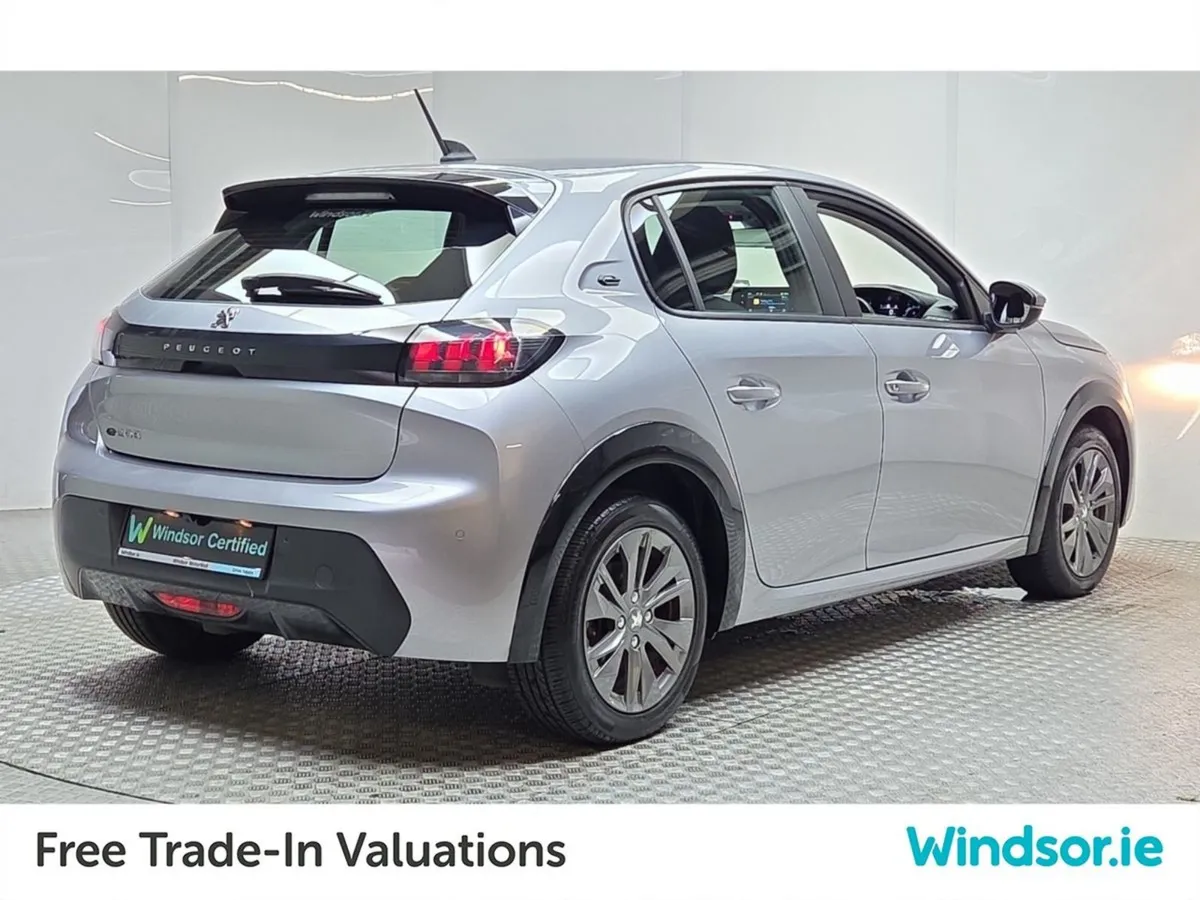 Peugeot 208 136HP (50 Kwh) 4DR Auto - Image 3