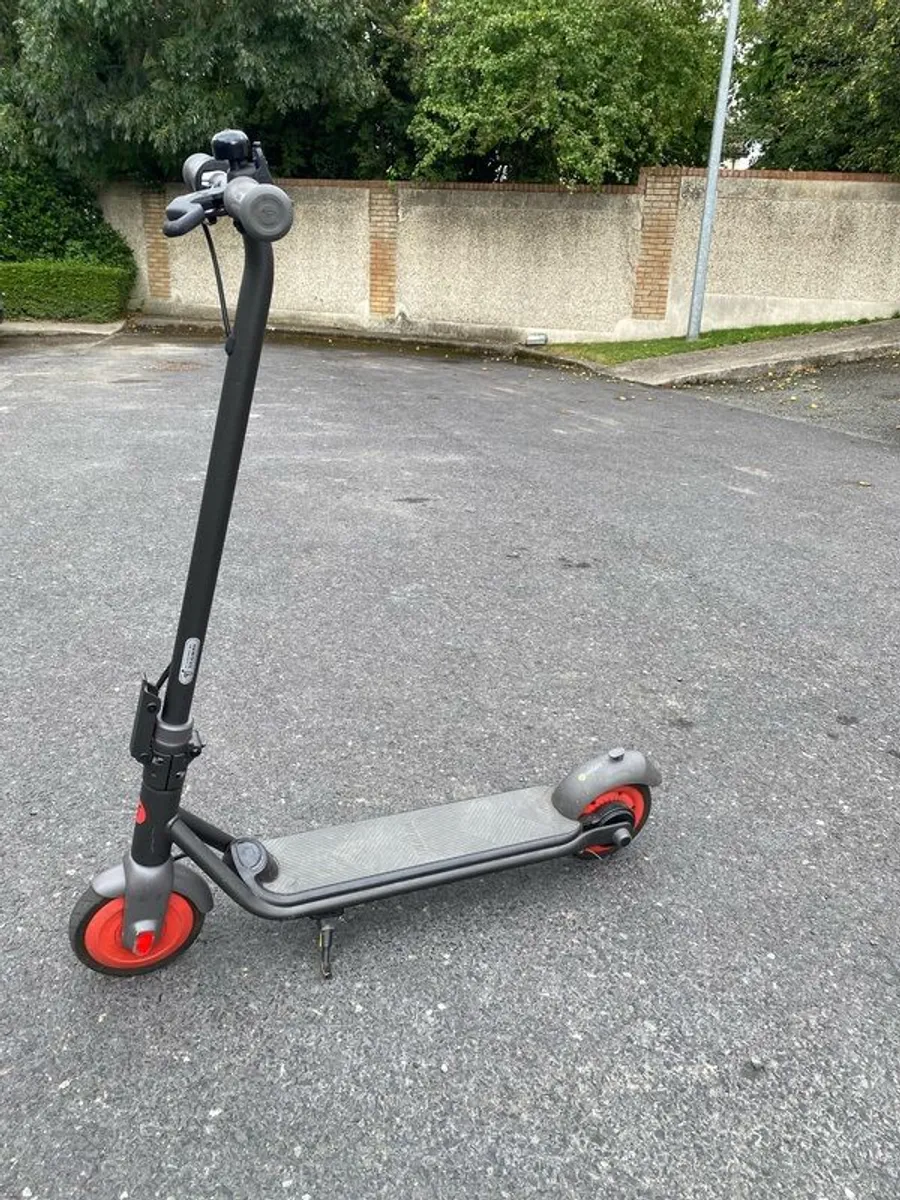 Ninebot Segway e-scooter zing c20 - Image 1