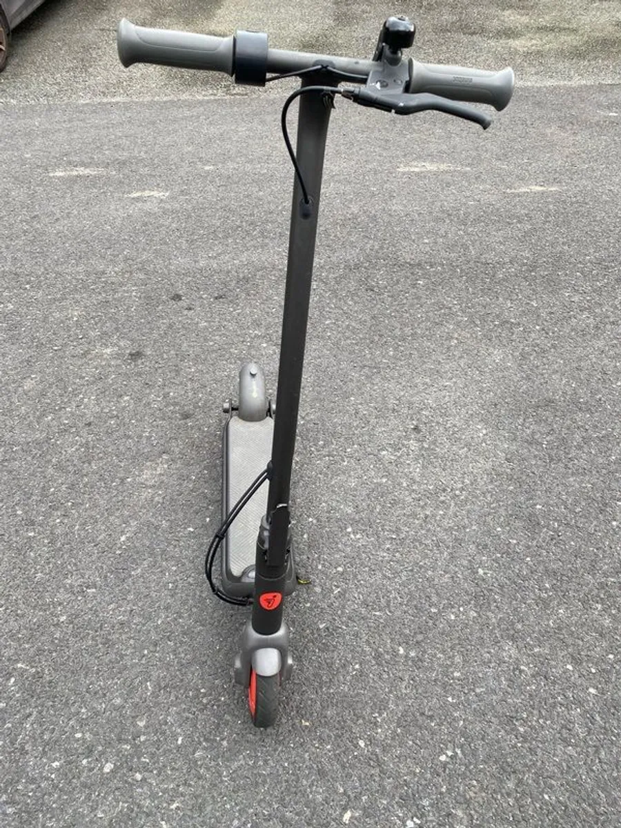 Ninebot Segway e-scooter zing c20 - Image 3