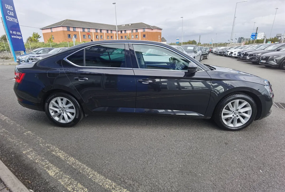 SKODA SUPERB 1.4 IV SE TECHNOLOGY DSG AUTOMATIC - Image 4