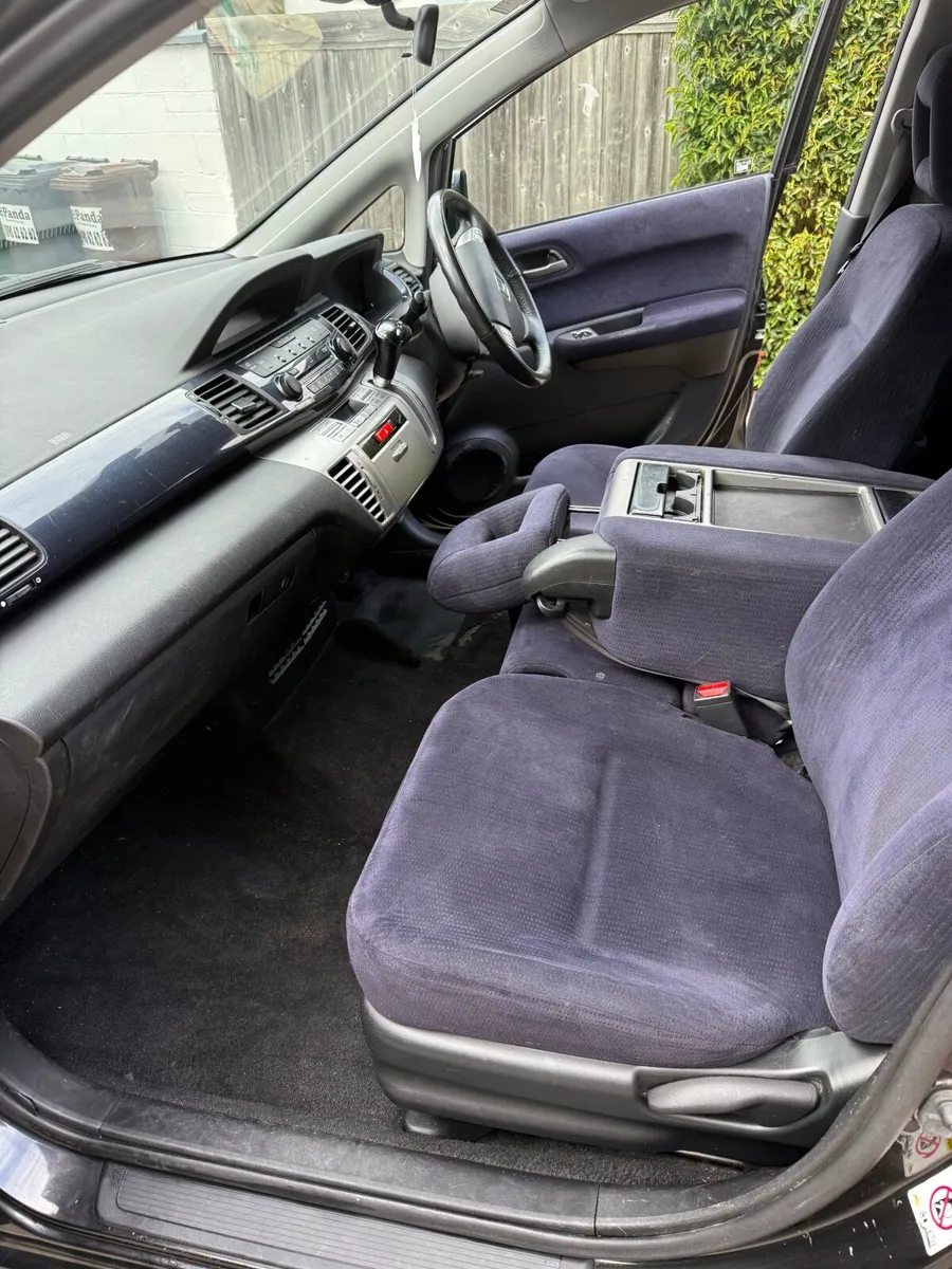 Honda FR-V 2009 - Image 4