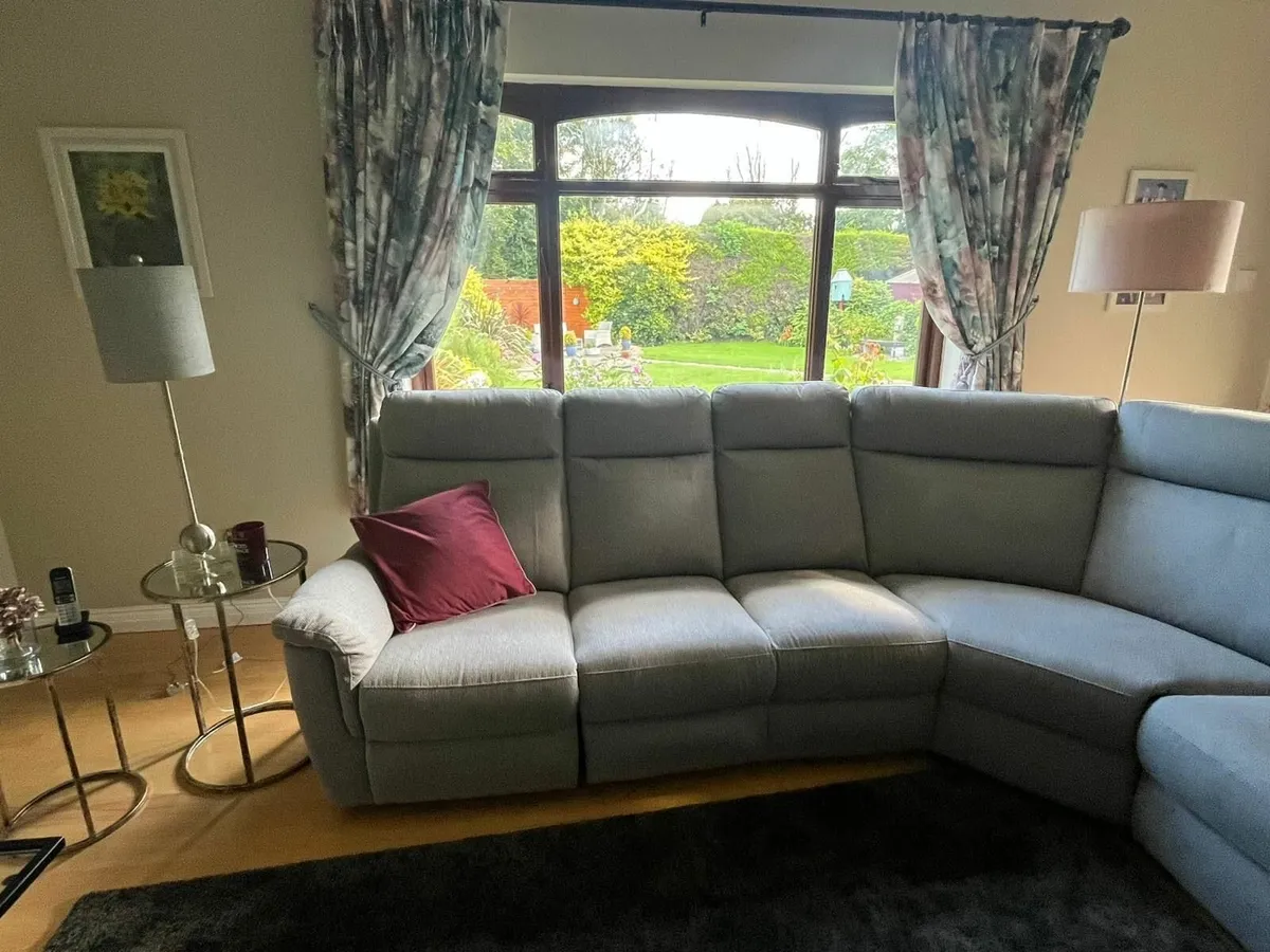 Suite of furniture - Image 2