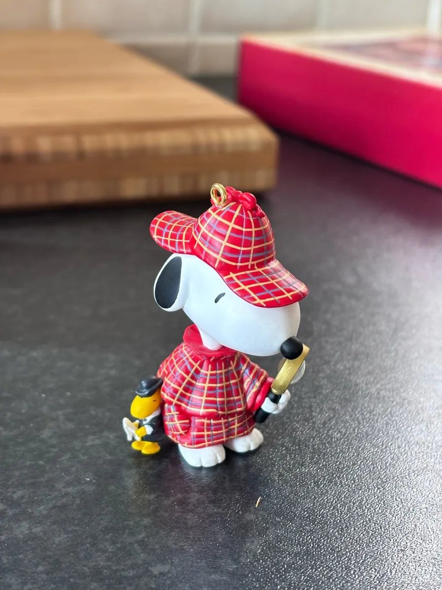 Snoopy Christmas ornament “The Detective” - Image 1