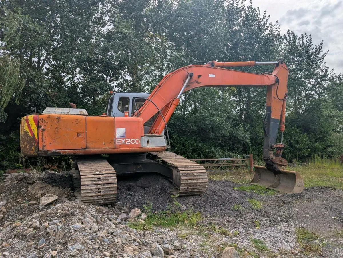 Hitachi Ex200-5 Digger - Image 4