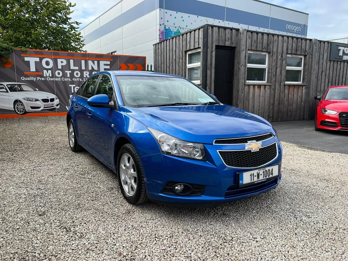 CHEVROLET CRUZE//NEW NCT//SERVICED/CLEAN CAR - Image 4