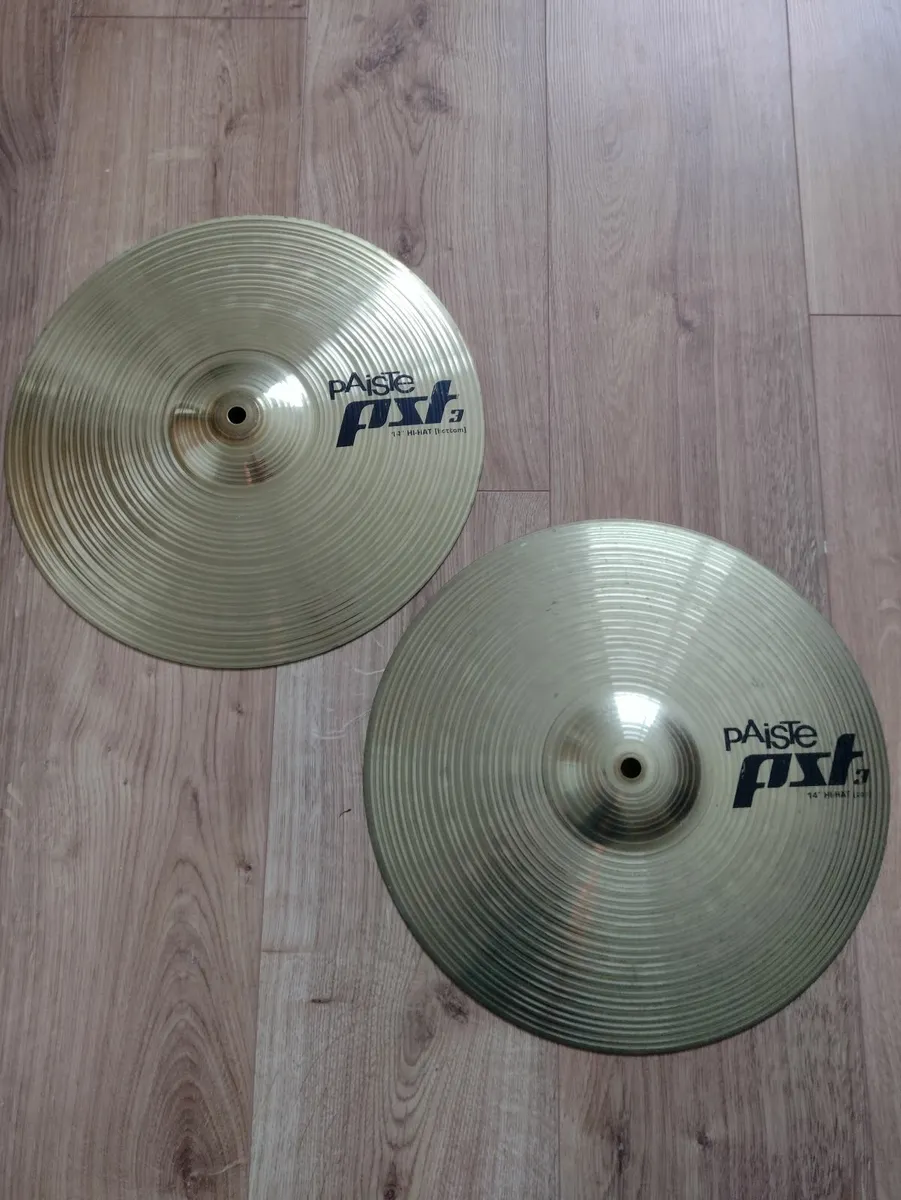Paiste hihats in Superb Condition.
