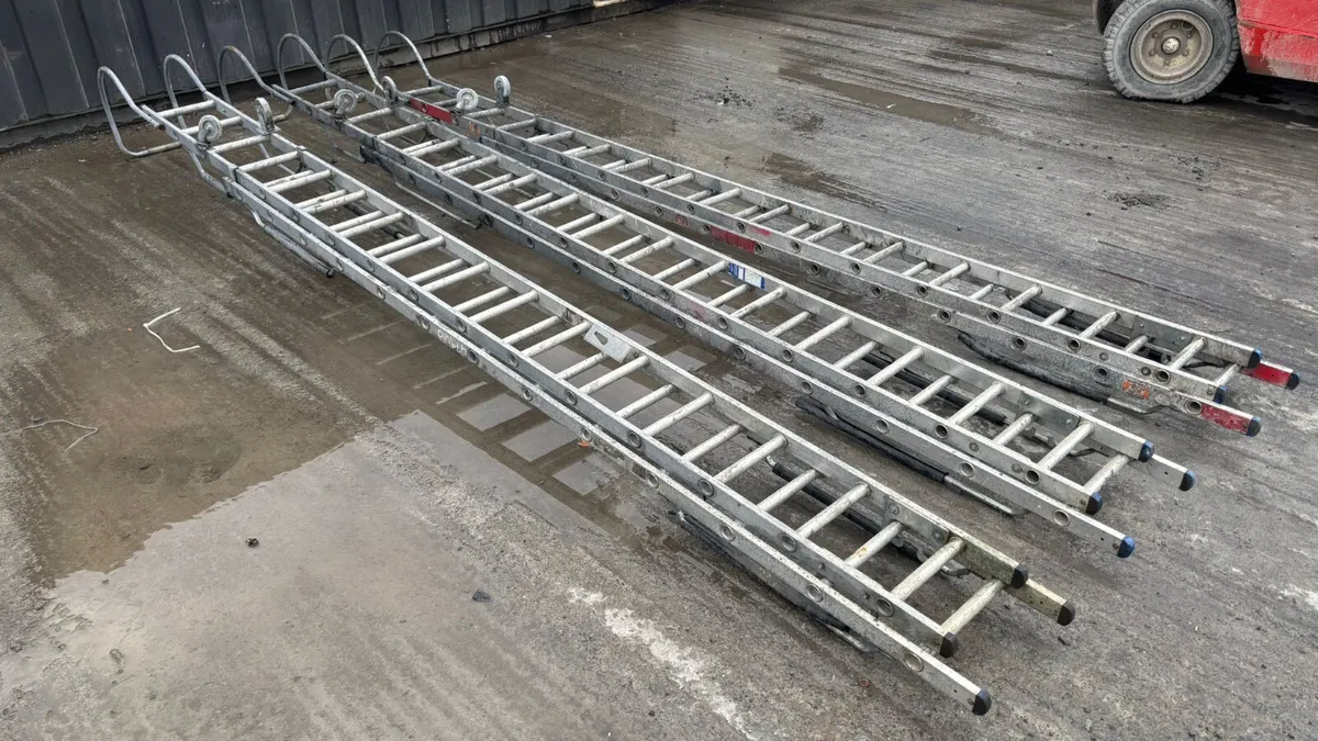 23ft Extension Ladder - Image 4