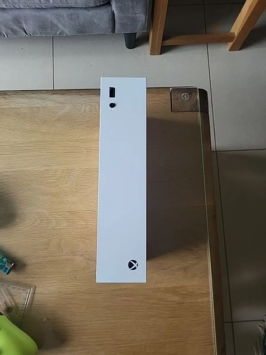 Xbox S Series - Image 1
