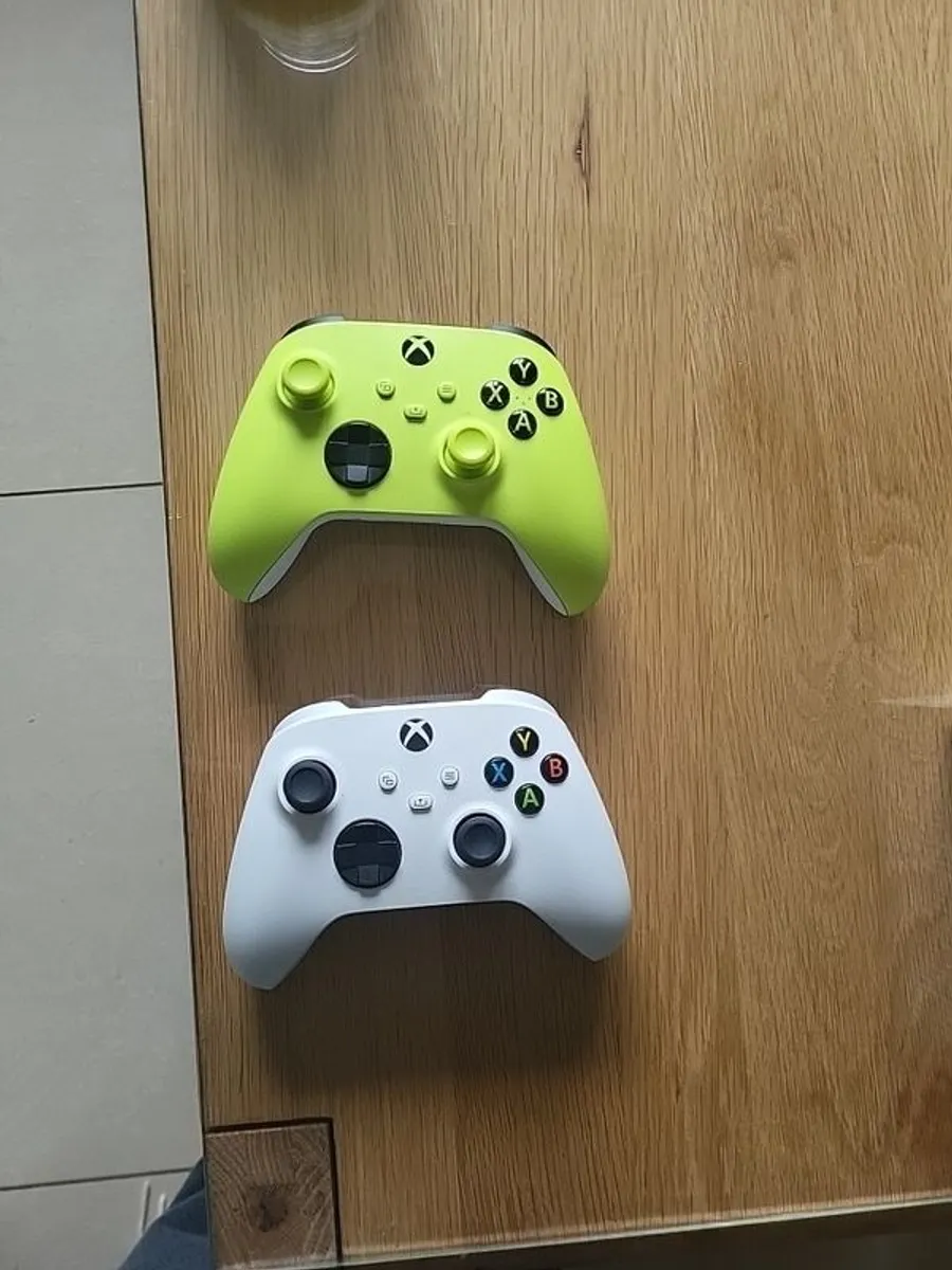 Xbox S Series - Image 3