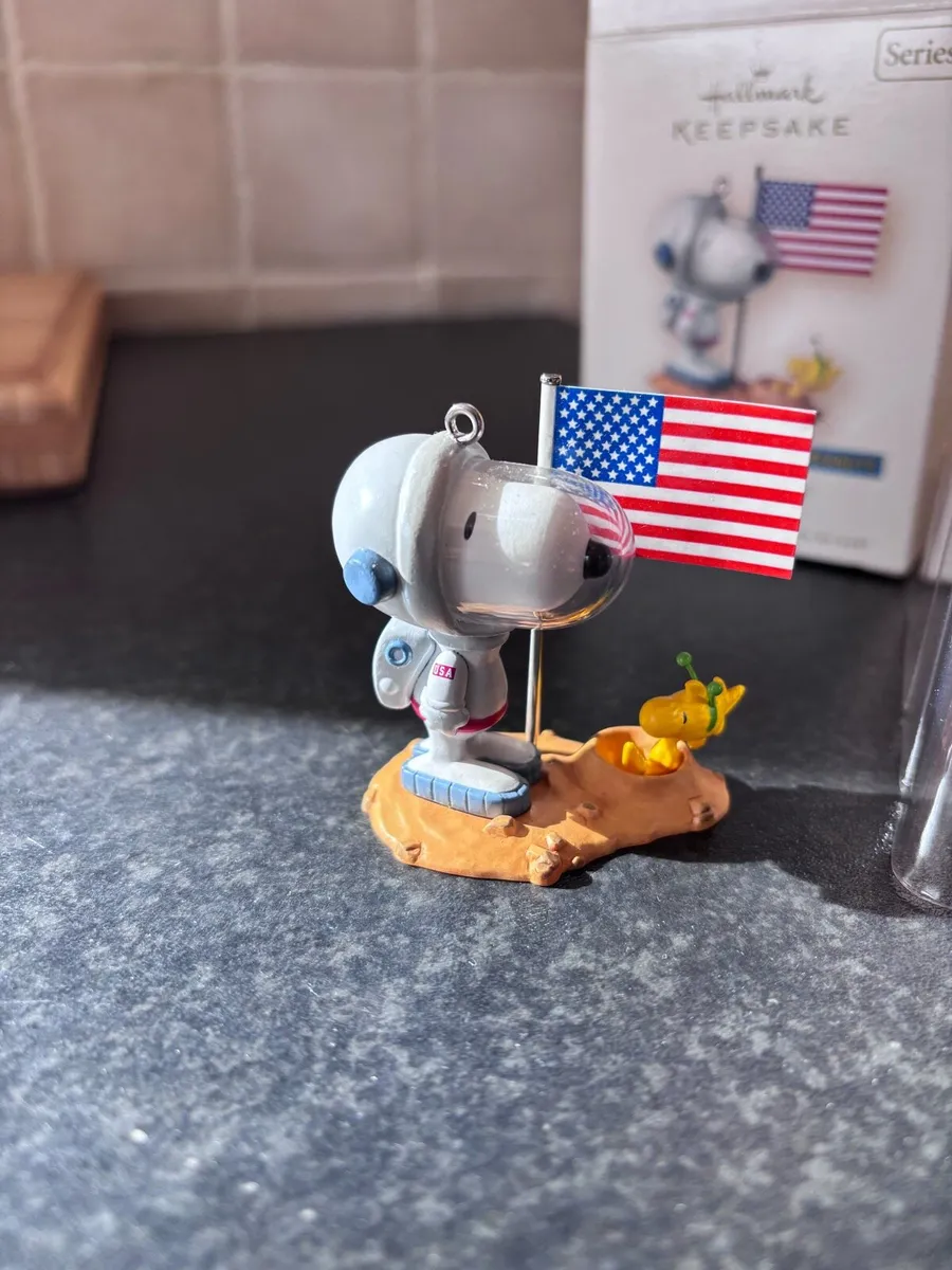 Spaceman Snoopy ornament - Image 1