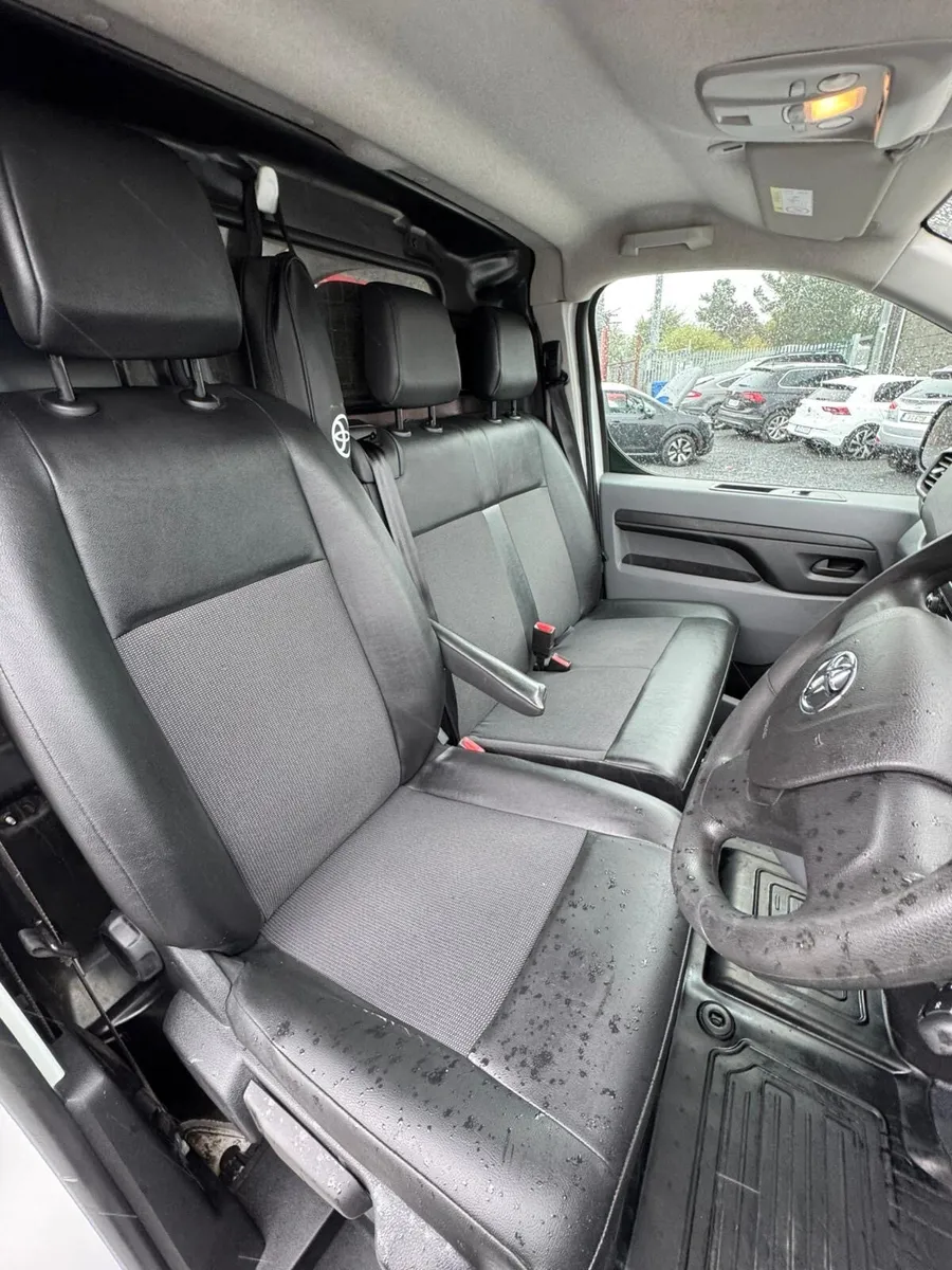 201 Toyota Proace New Doe - Image 2