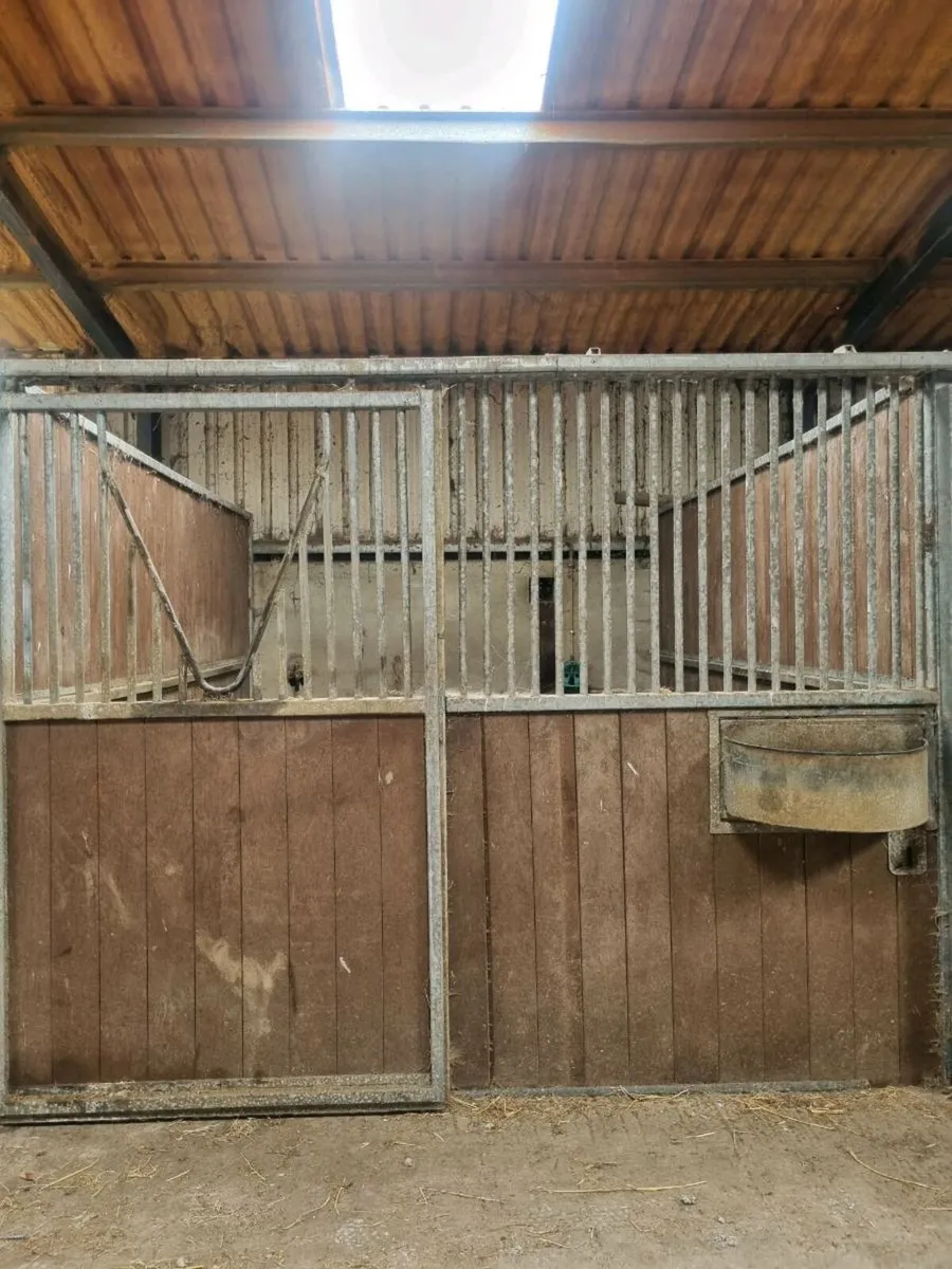 Stable fronts