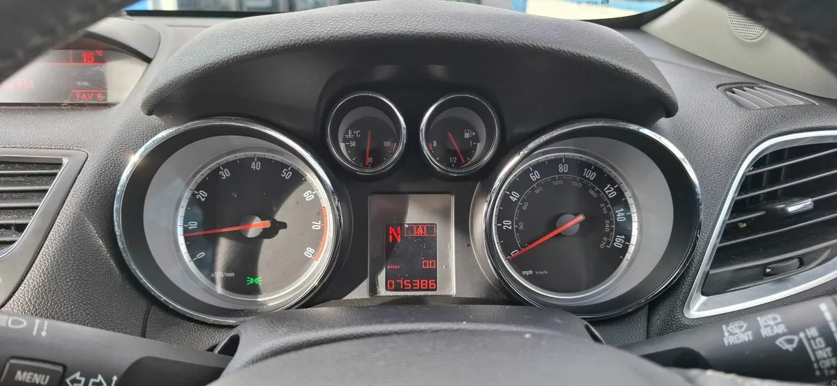 2016 Vauxhall Mokka 1.4 Auto - Image 2