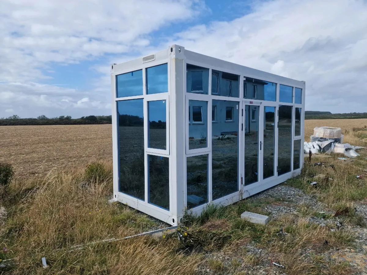 20ft Glass-Fronted Insulated Container Pod - Image 1